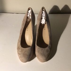 Via Spiga cream colored heels